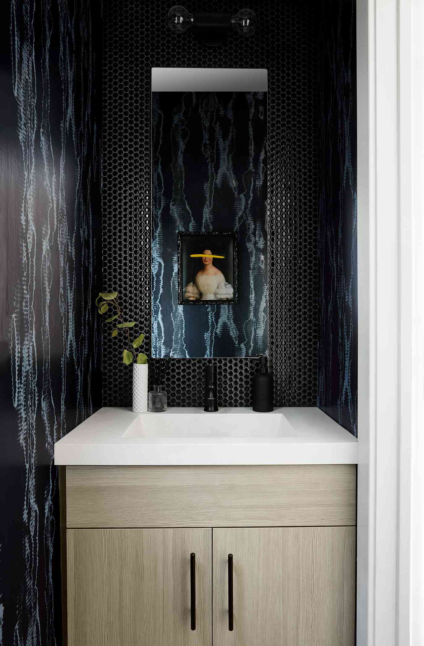 Contemporary Bathroom Wallpapers