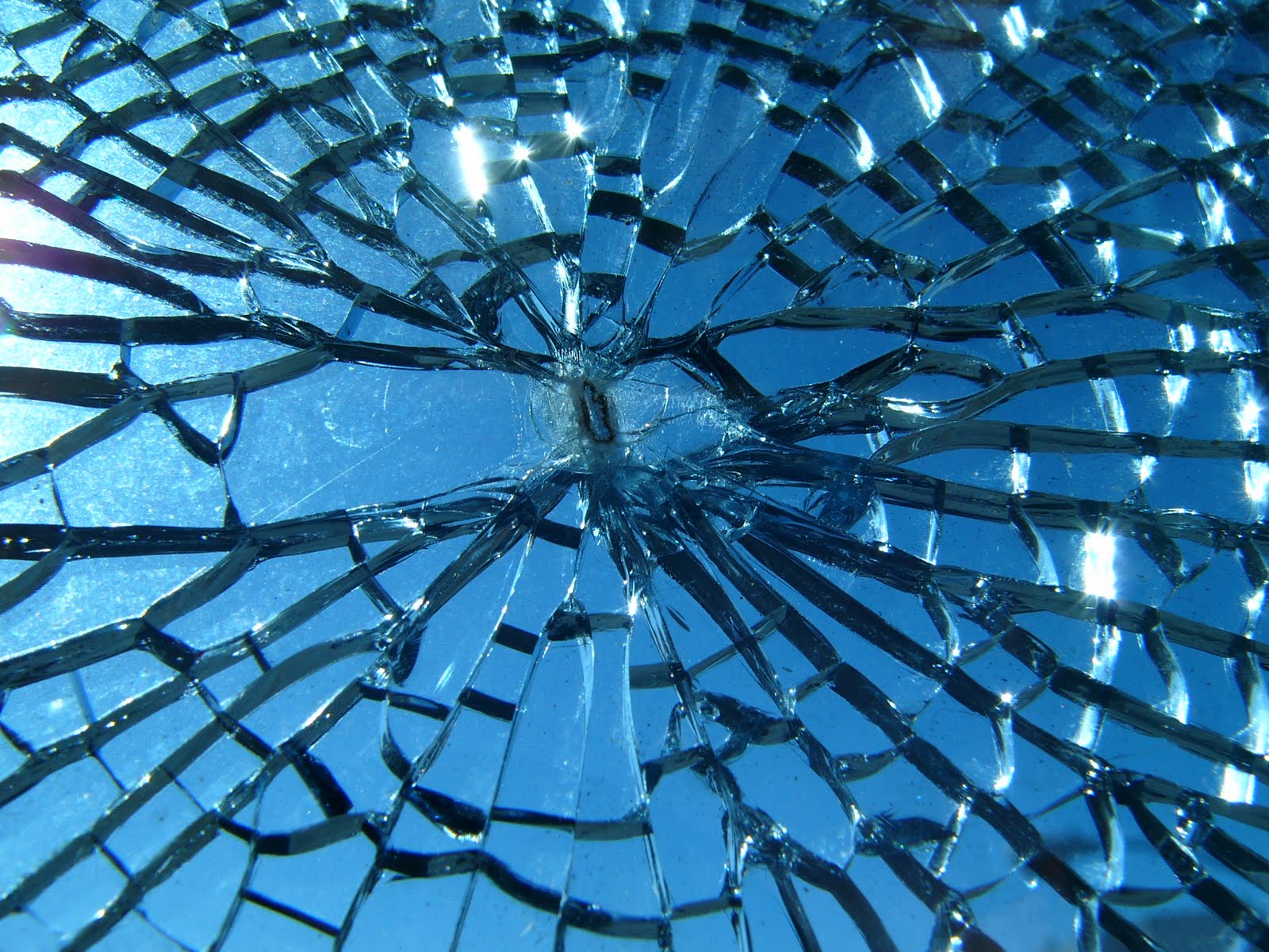 Cracked Ipad Screen Realistic Wallpapers