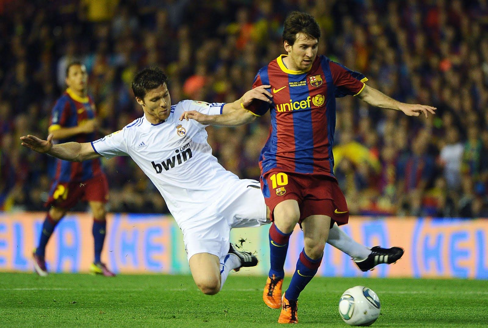 Cristiano Ronaldo Vs Messi 2014 Wallpapers