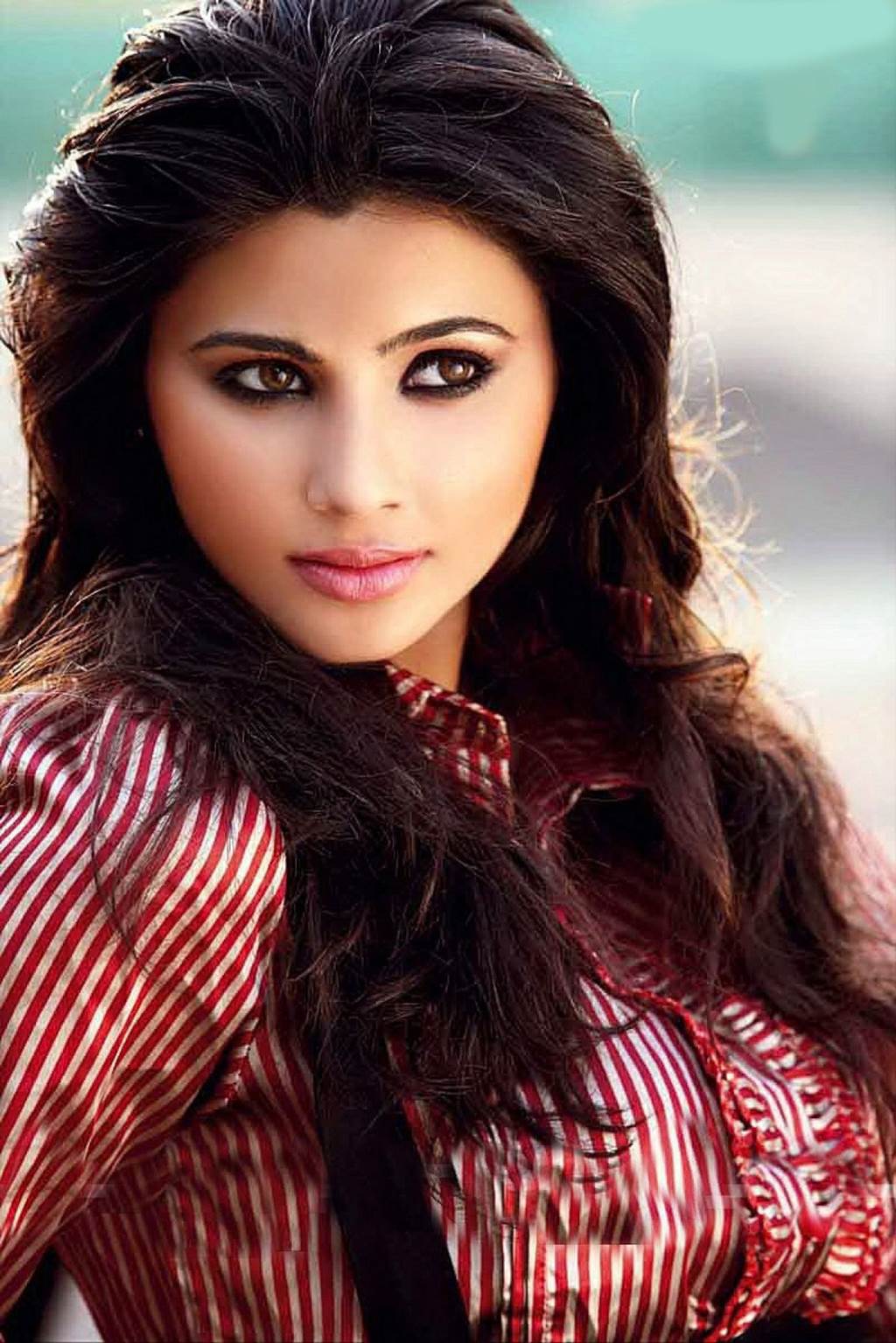 Daisy Shah Images Wallpapers