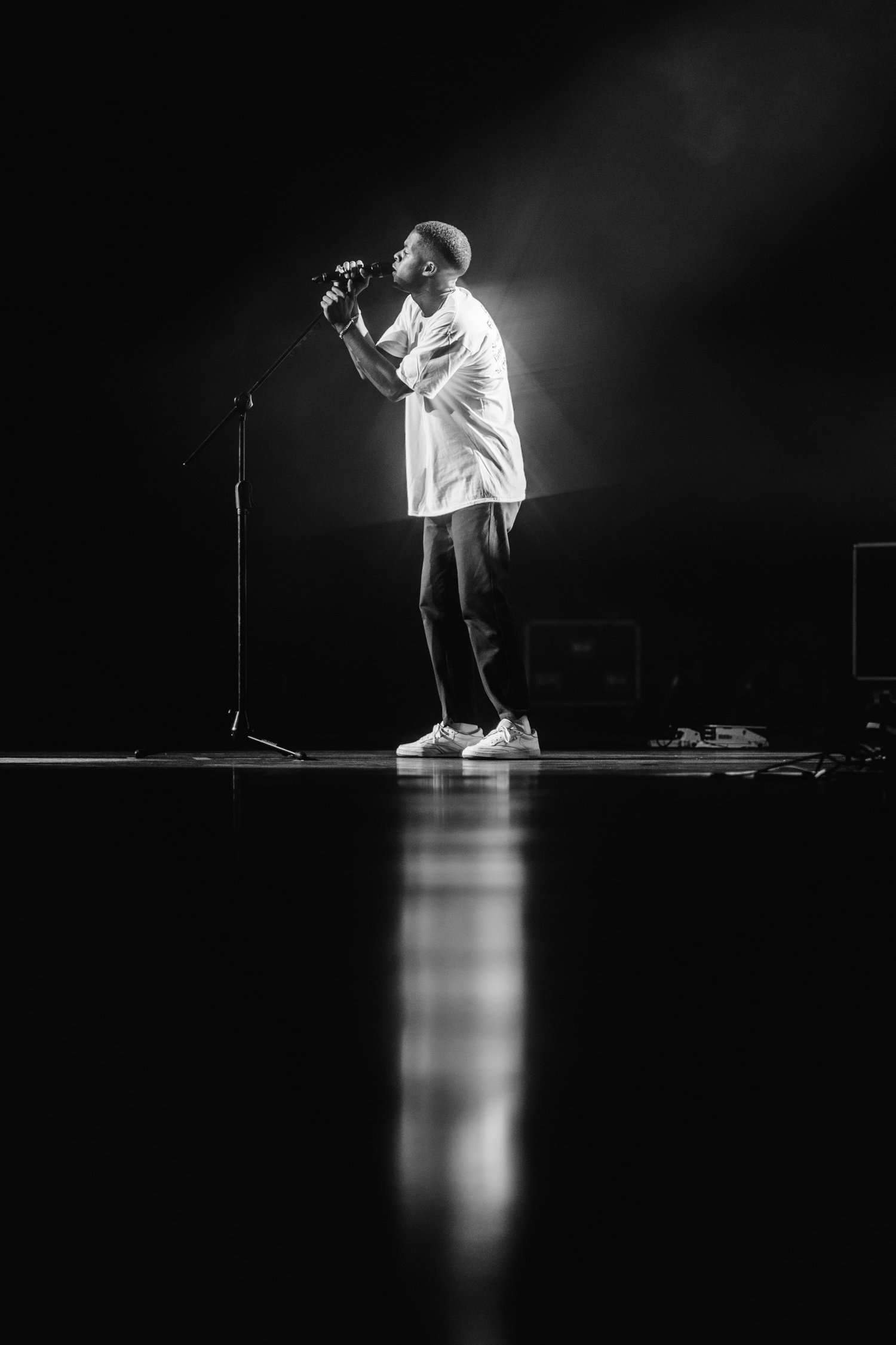 Daniel Caesar Wallpapers