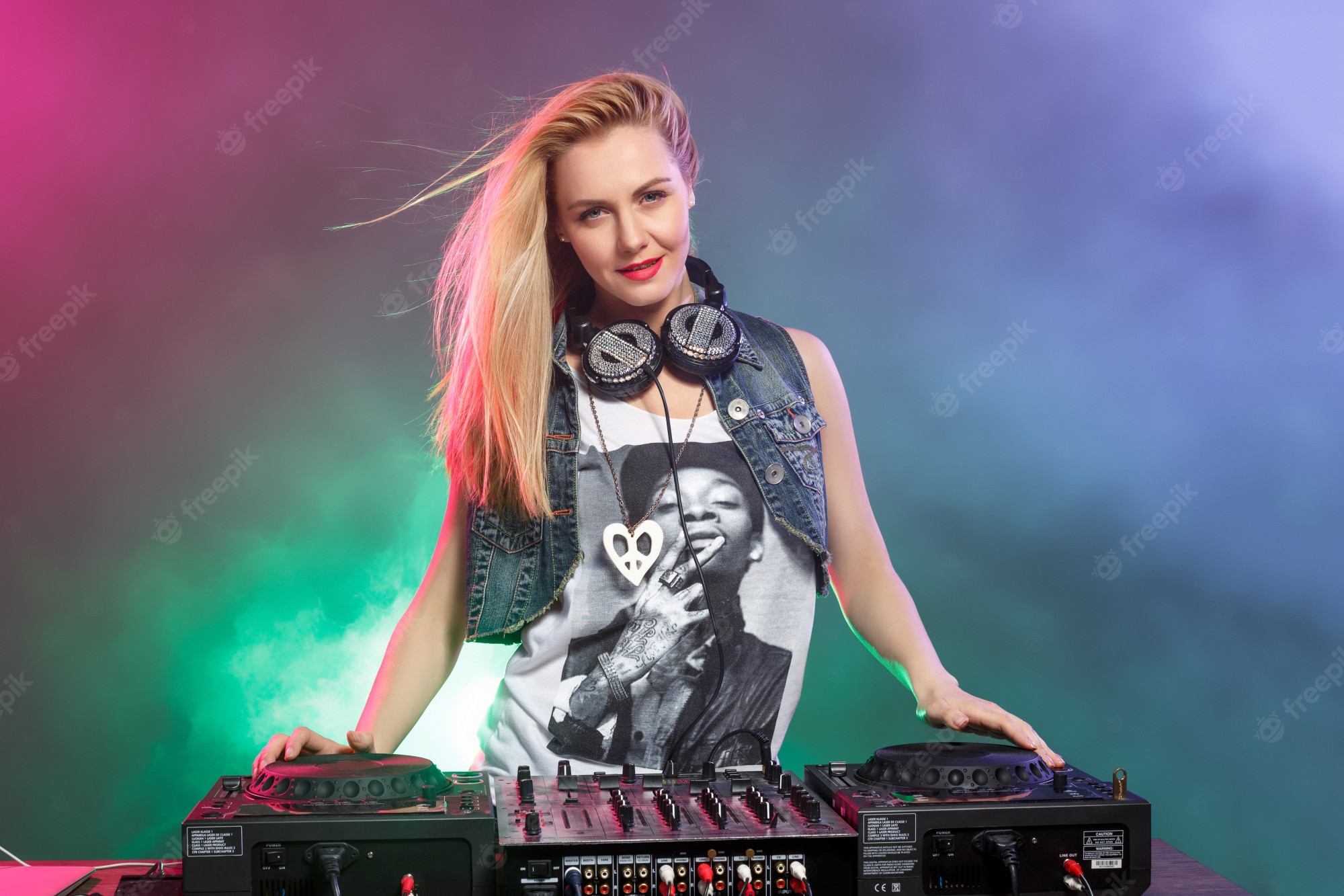 Disc Jockey Girl Wallpapers