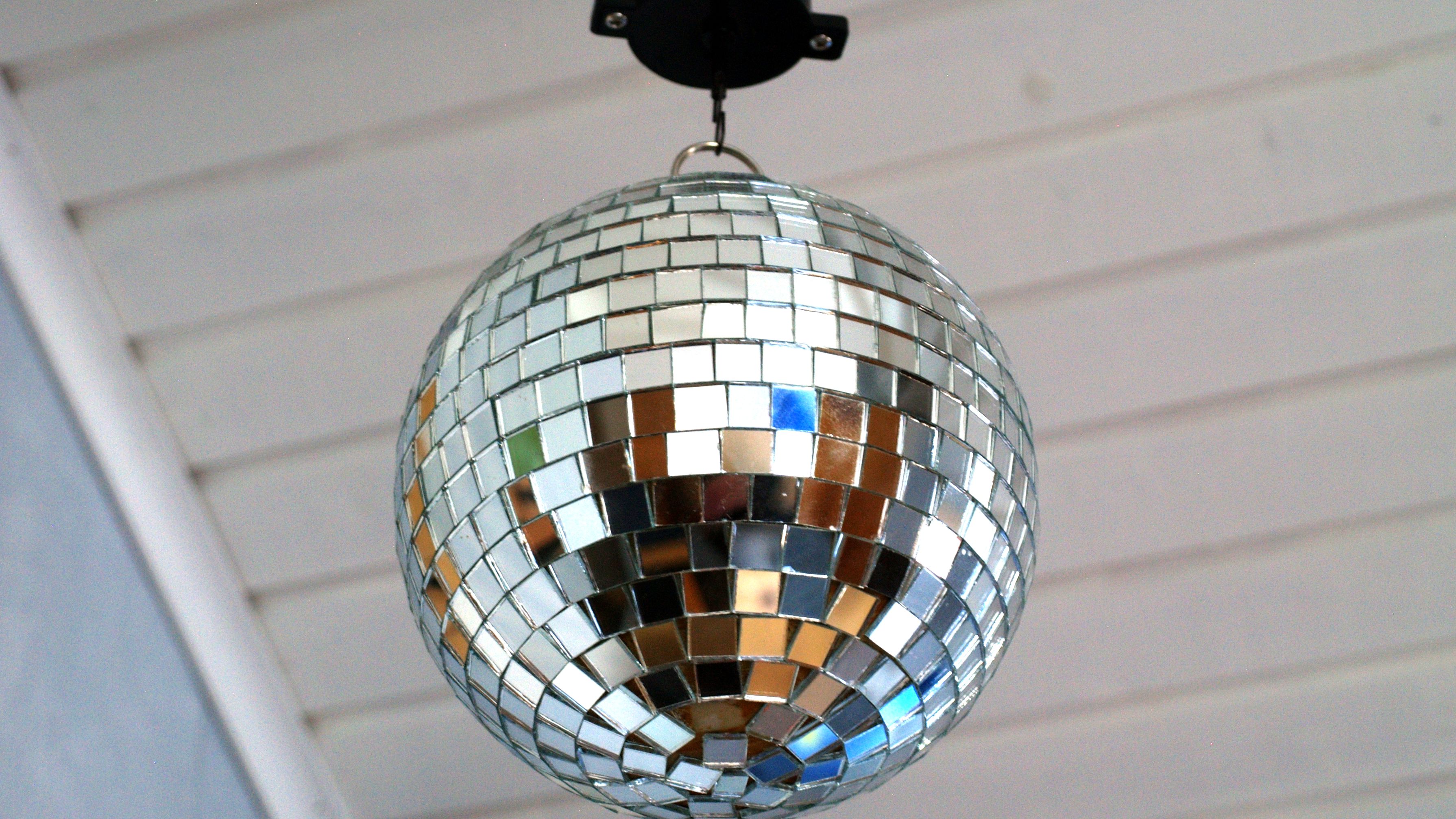 Disco Ball Aesthetic Wallpapers