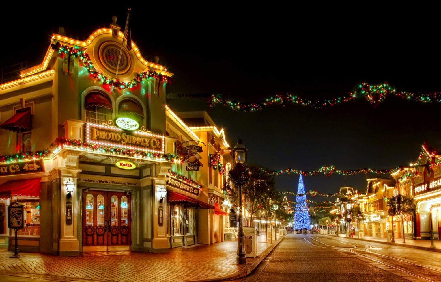 Disneyland Christmas Wallpapers