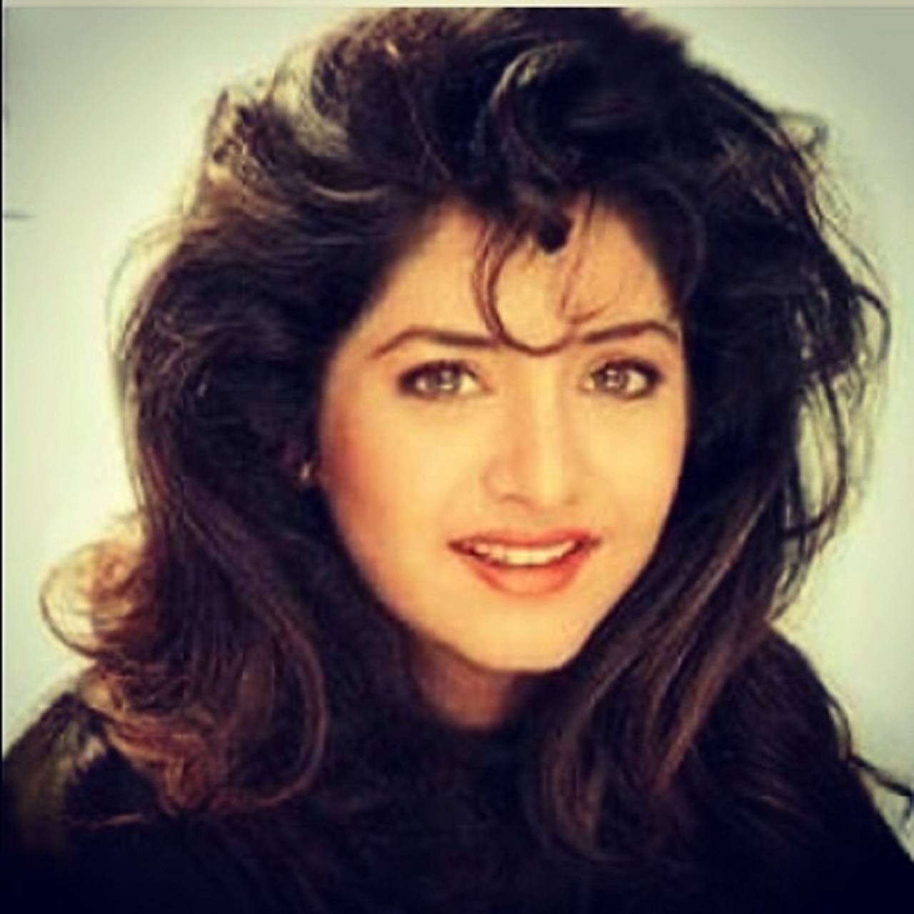 Divya Bharti Hot Wallpapers