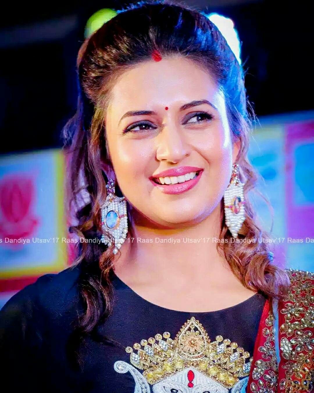 Divyanka Tripathi Beautiful Photos Wallpapers