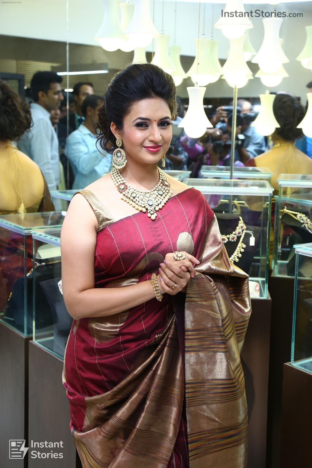 Divyanka Tripathi Beautiful Photos Wallpapers