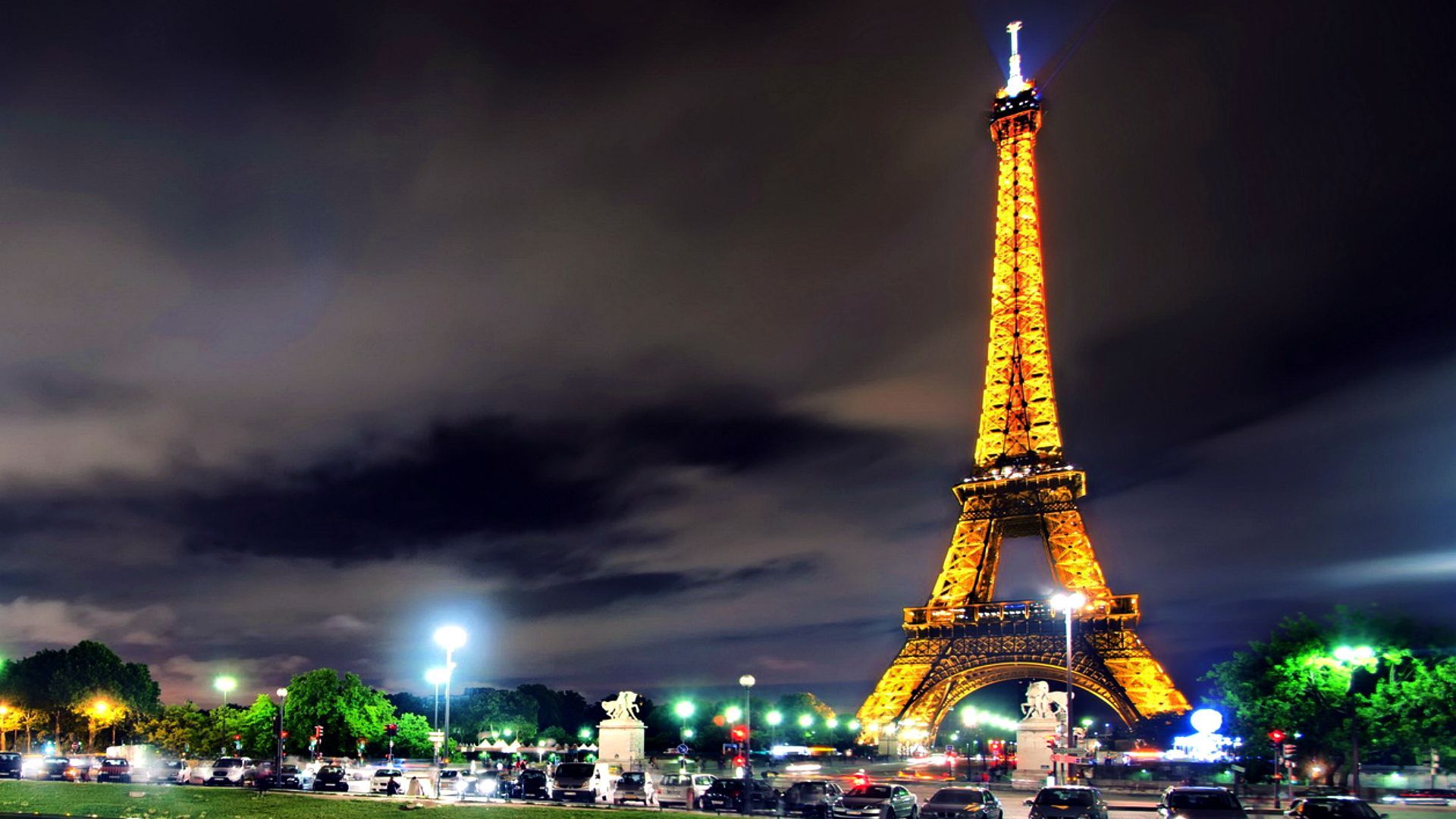 Eiffel Tower Widescreen Wallpapers