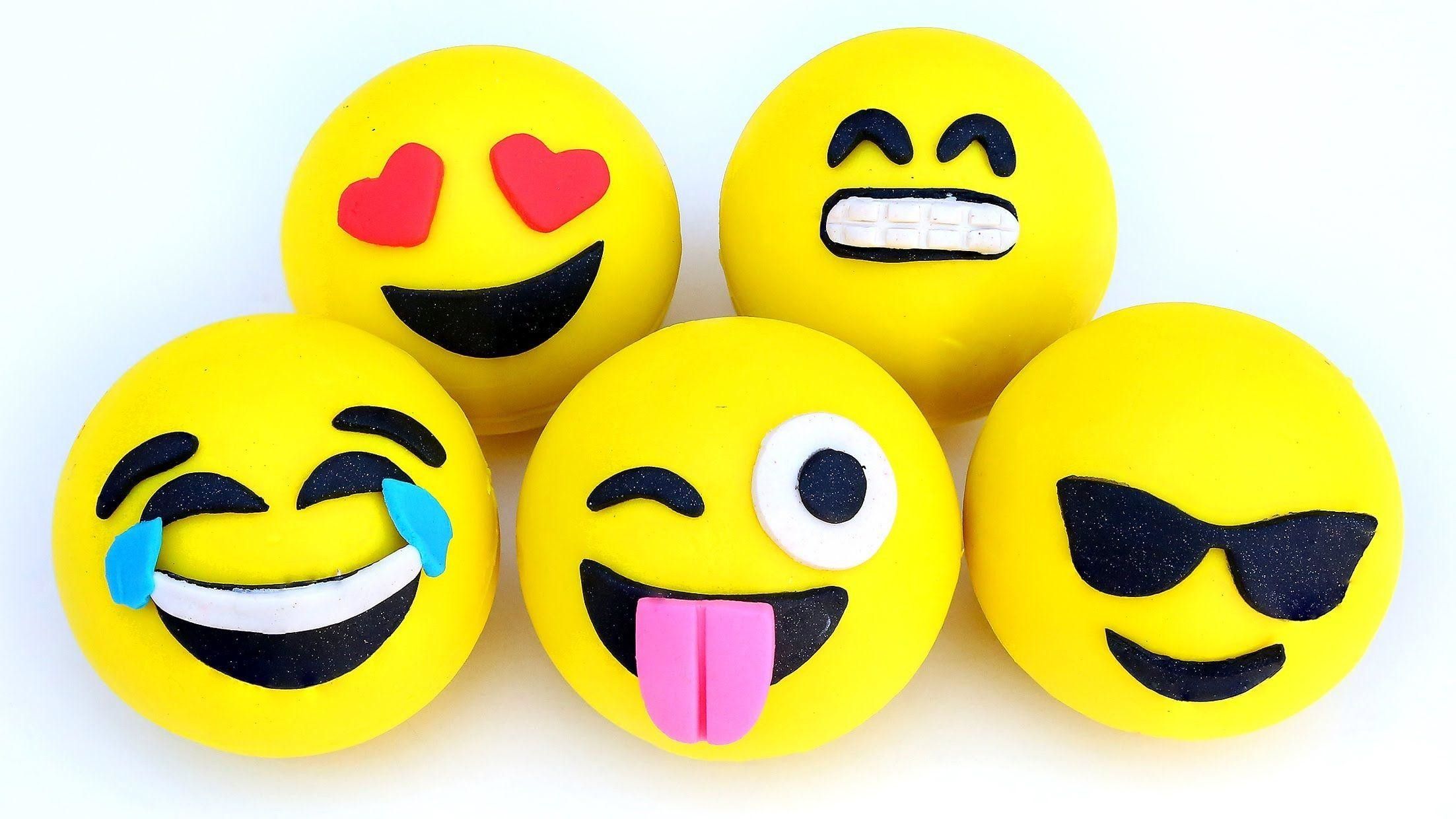 Emojis Faces Wallpapers