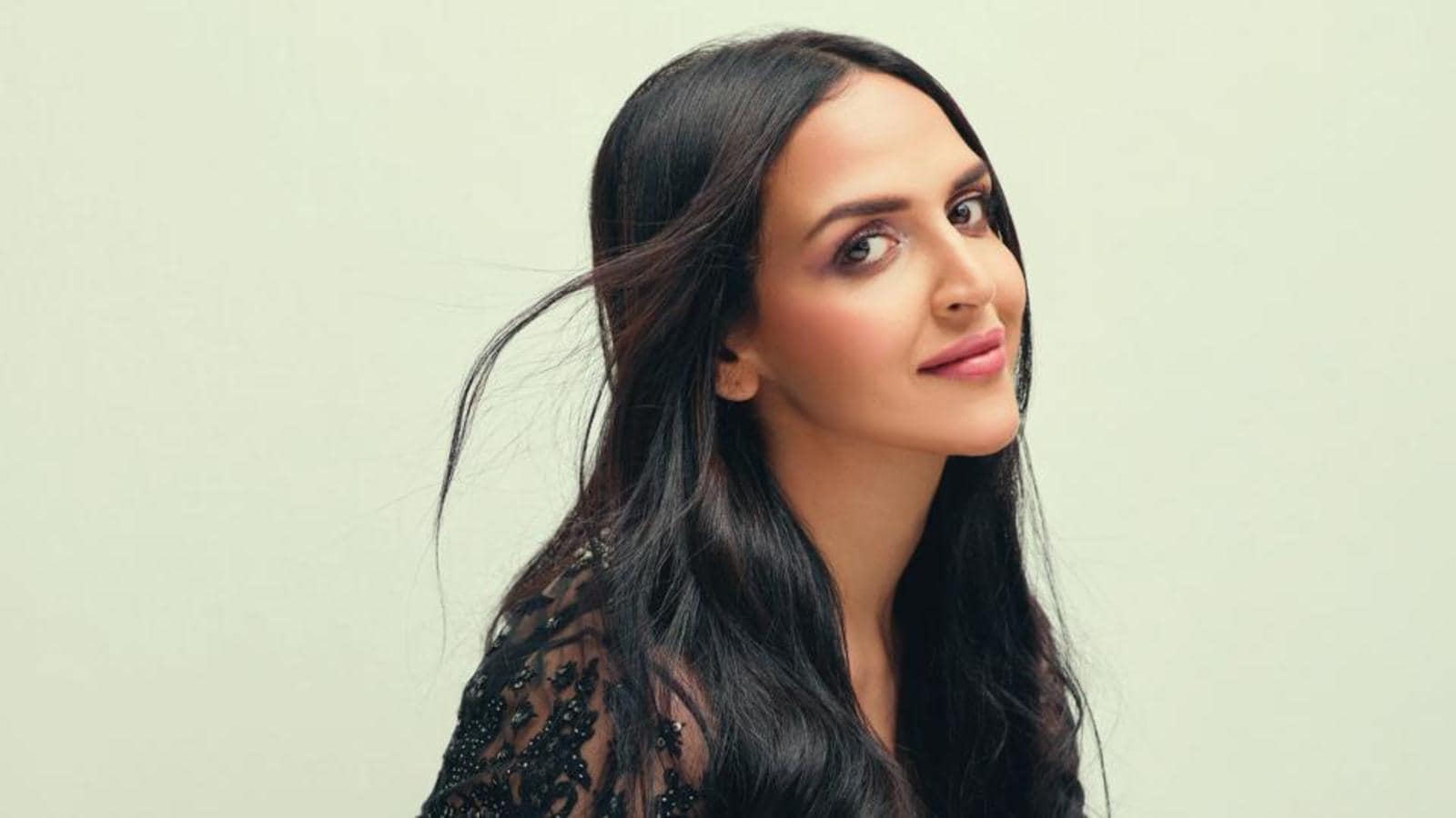 Esha Deol Hq Wallpapers