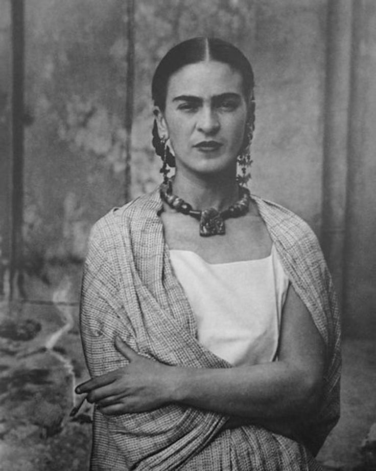 Frida Kahlo Smoking Wallpapers