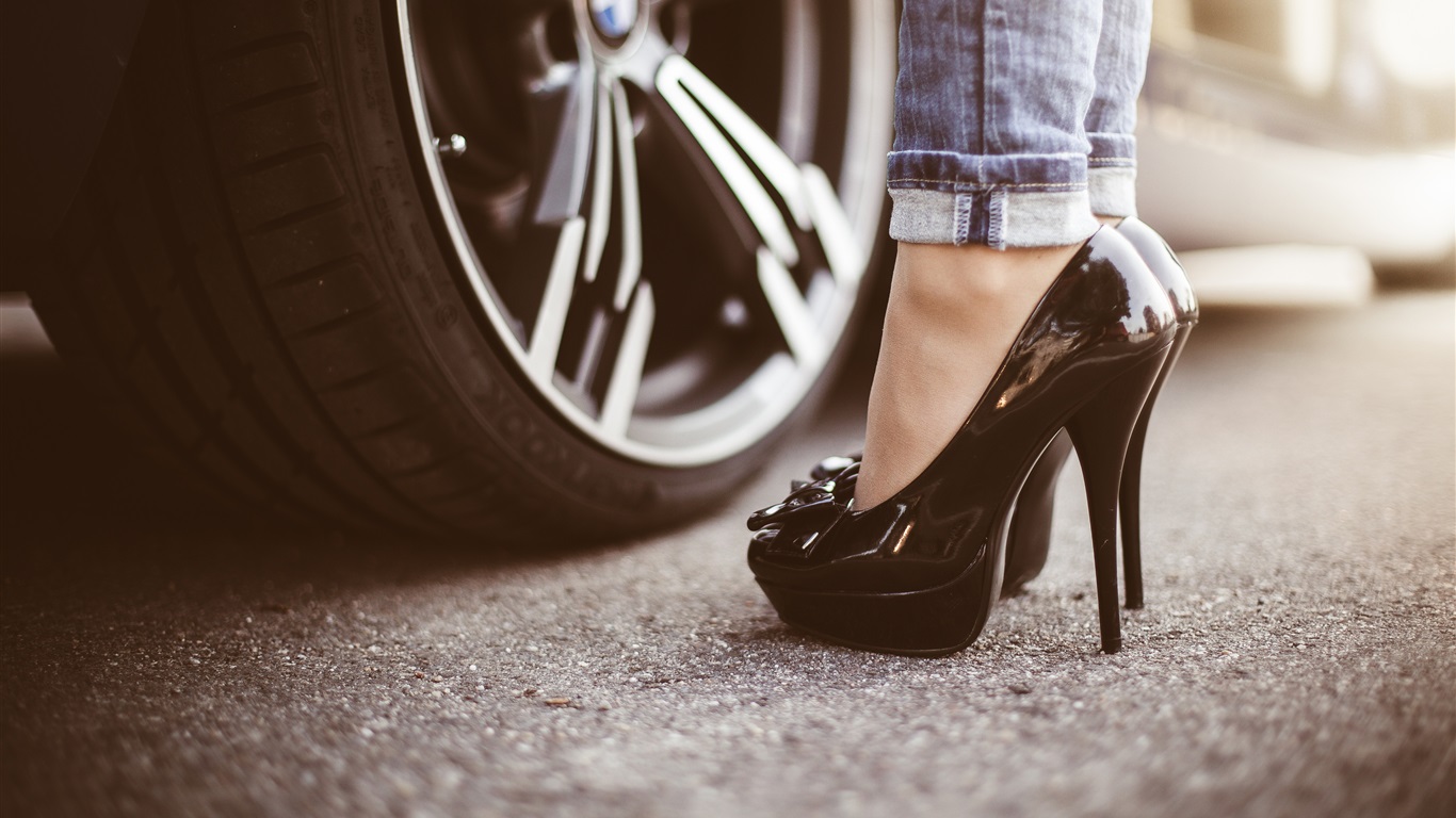 Girls In Shoes Wallpapers