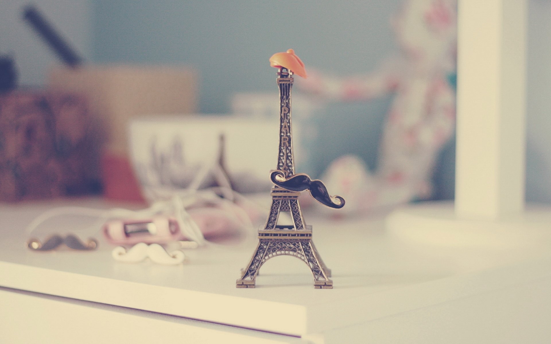 Girly Paris Wallpapers