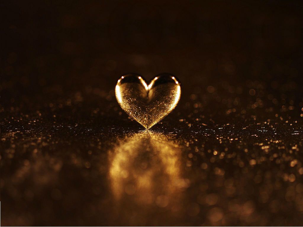 Gold Heart Wallpapers