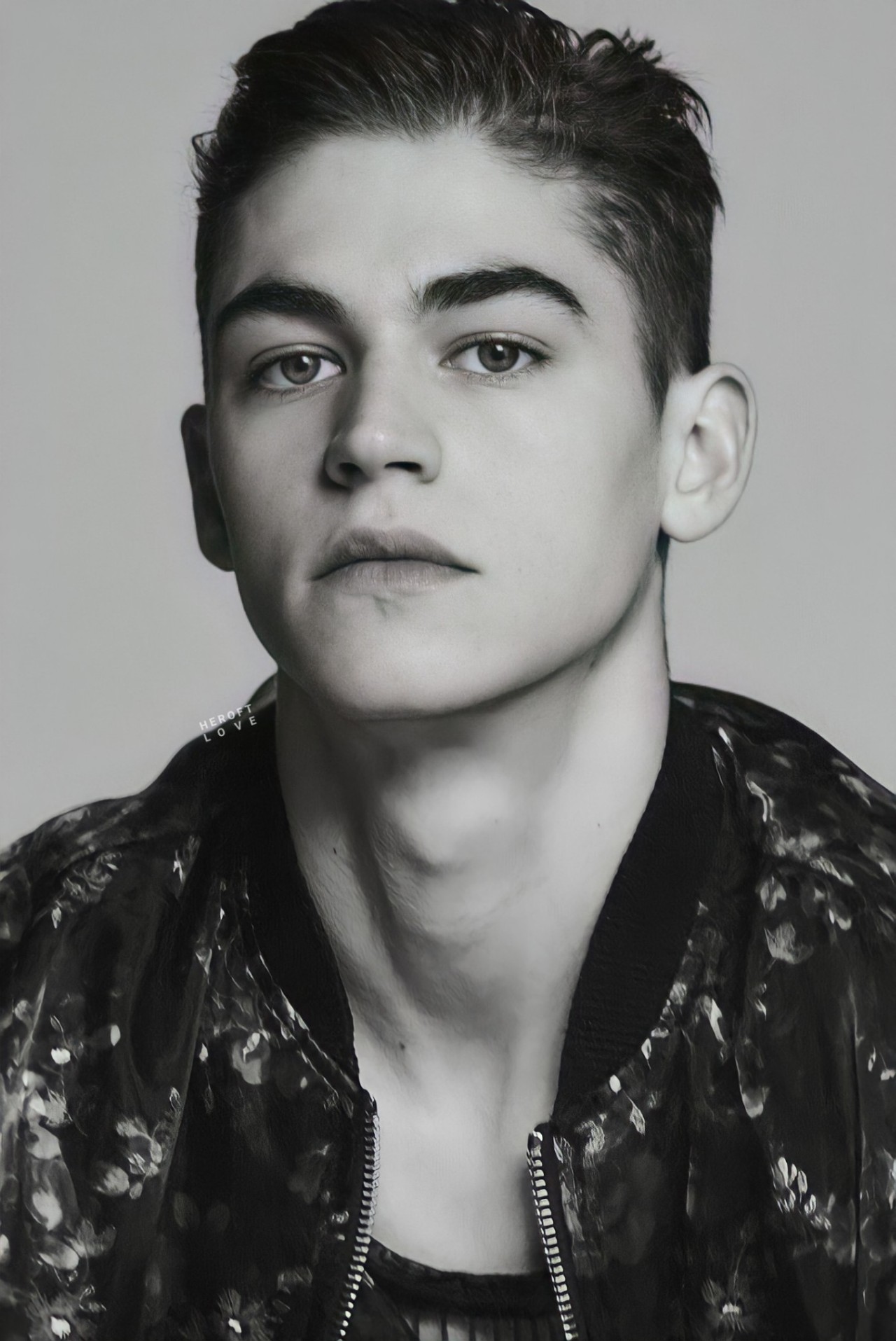 Hero Fiennes Tiffin Wallpapers