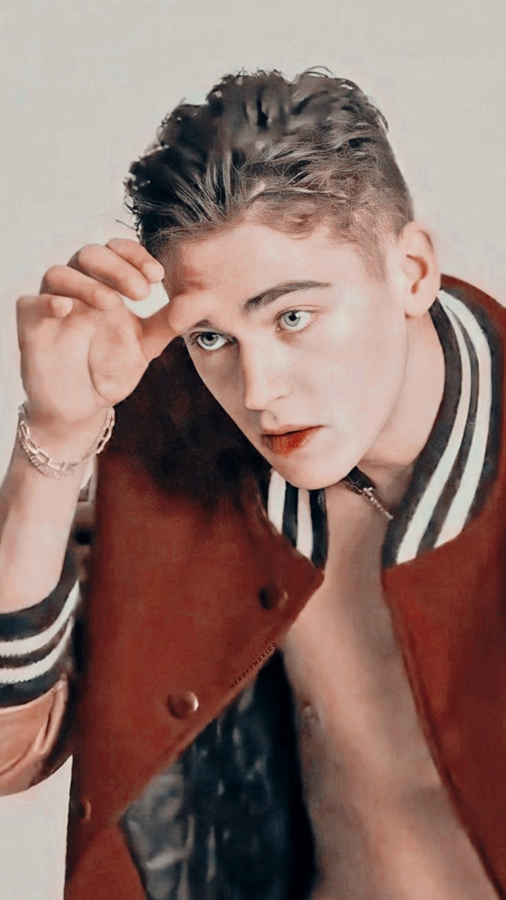 Hero Fiennes Tiffin Wallpapers