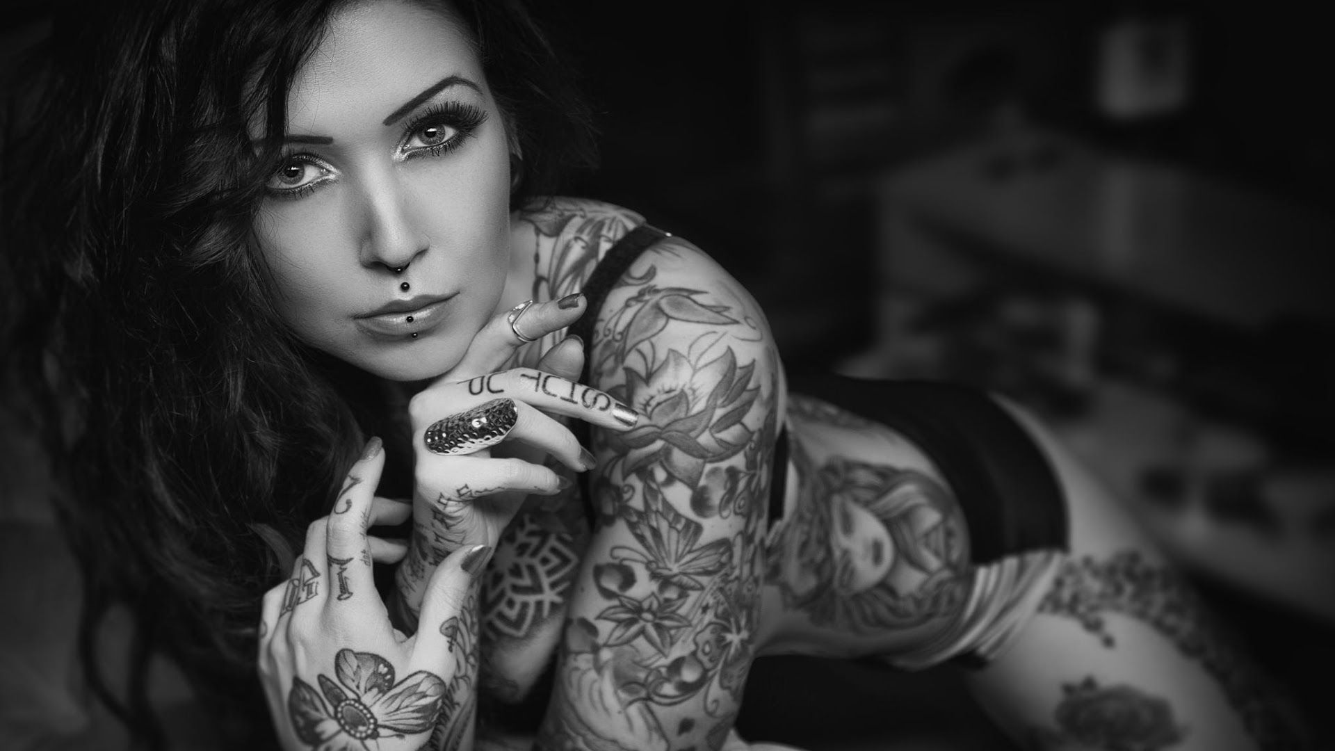 Hot Tattoo Girl Wallpapers