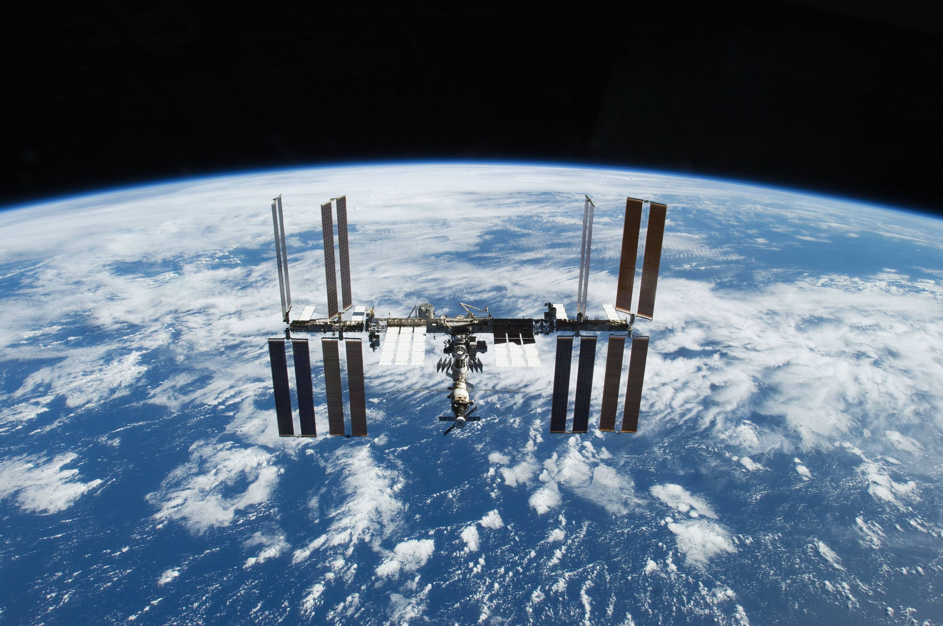 Iss Wallpapers