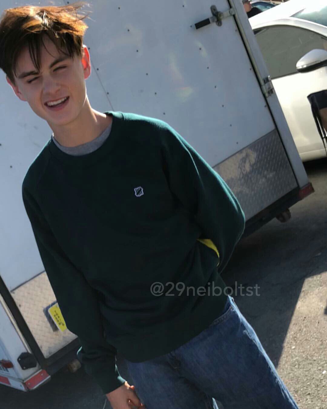 Jaeden Martell Cute Wallpapers