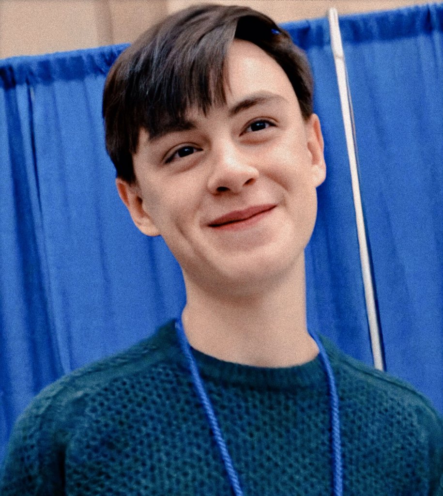 Jaeden Martell Cute Wallpapers