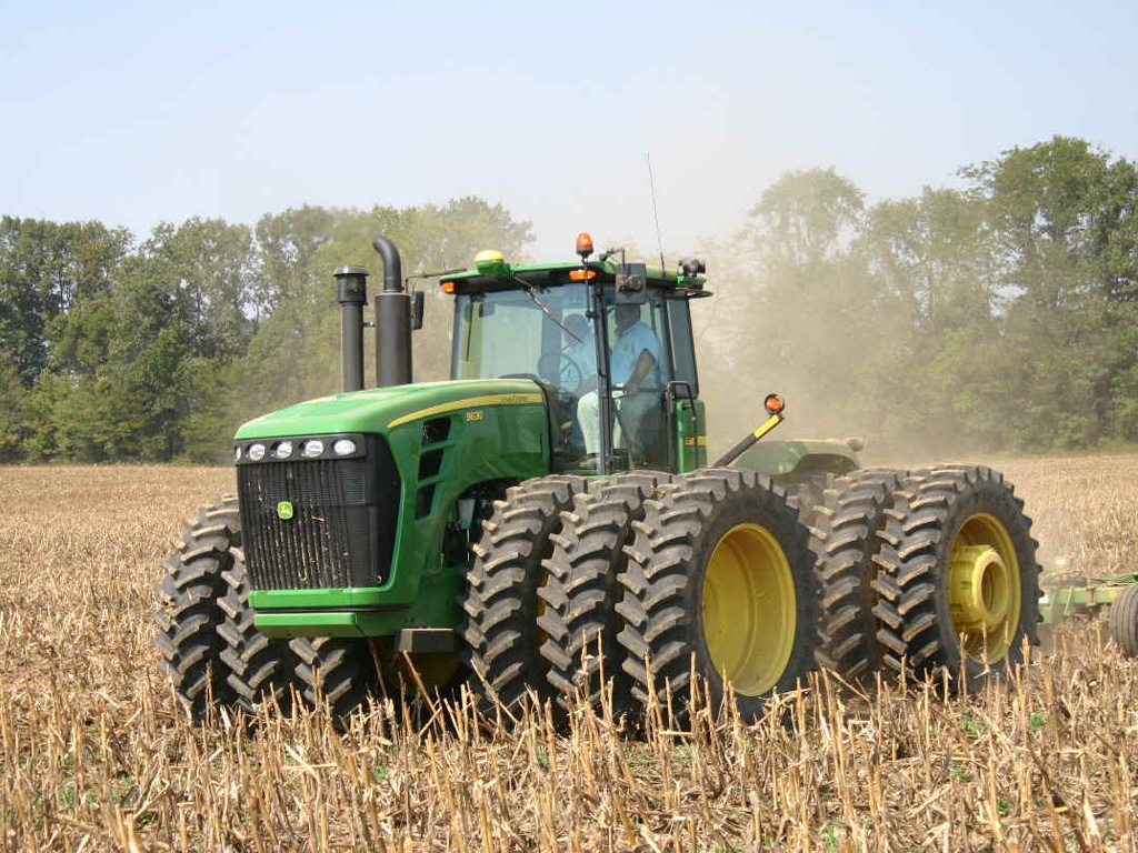 John Deere Tractor Wallpapers