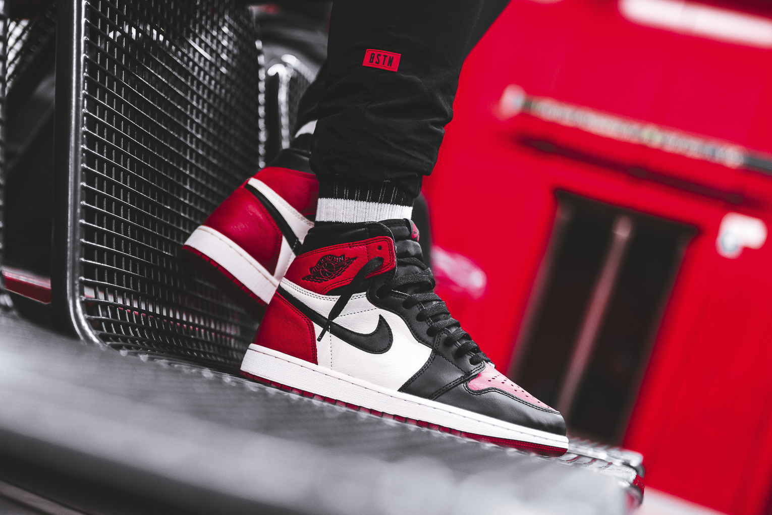 Jordan 1 Bred Wallpapers