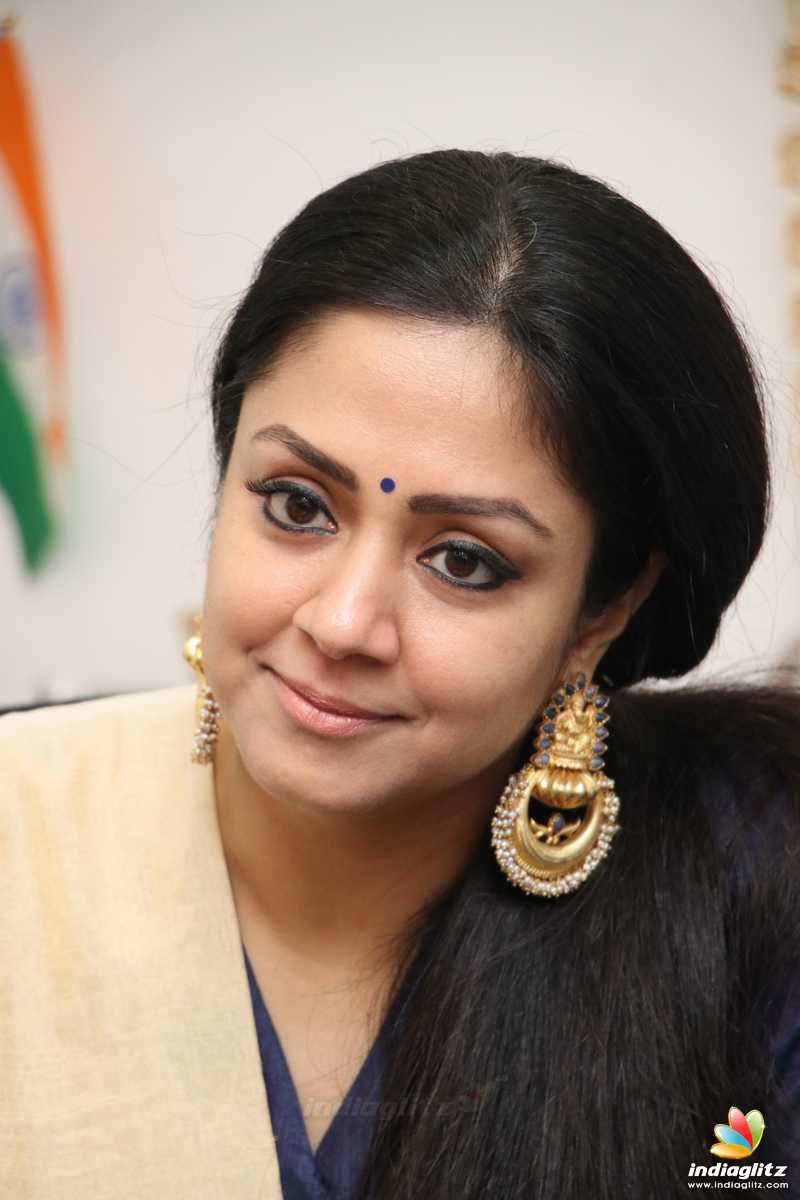 Jyothika Photos Wallpapers