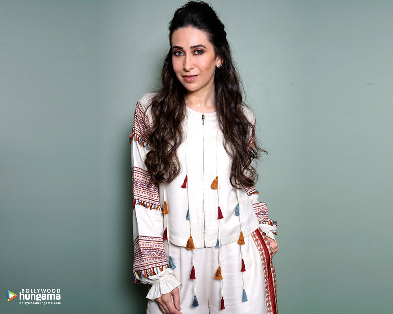 Karishma Kapoor Old Pictures Wallpapers