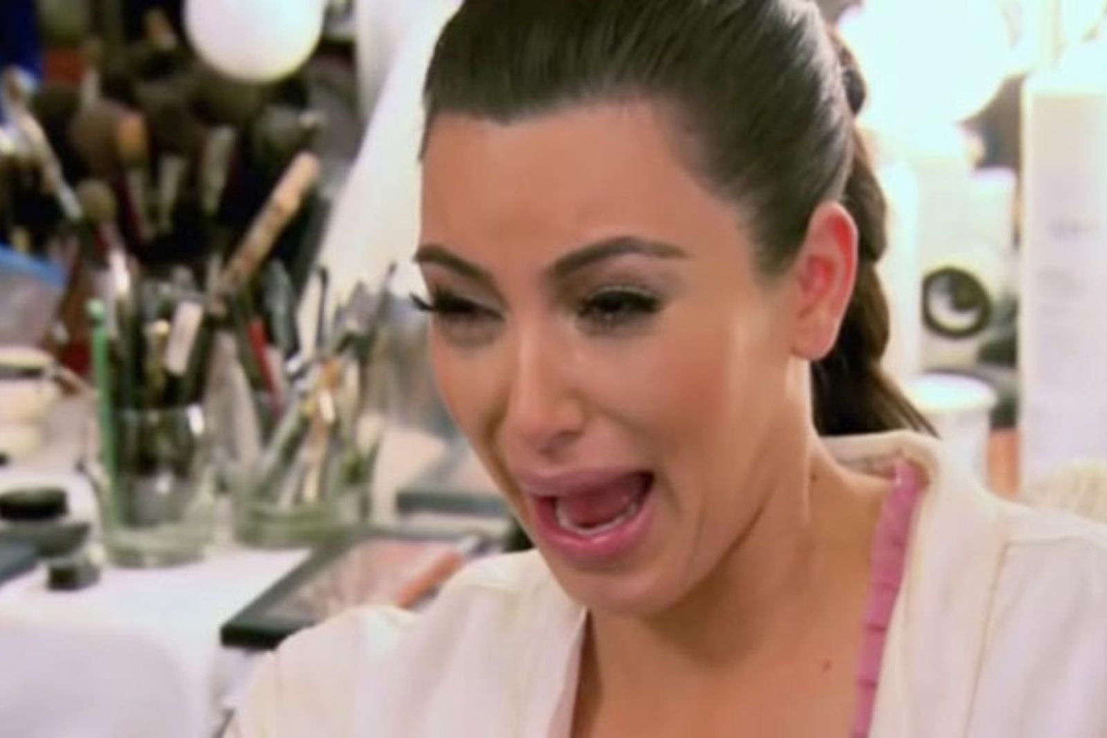 Kim Kardashian Crying Wallpapers