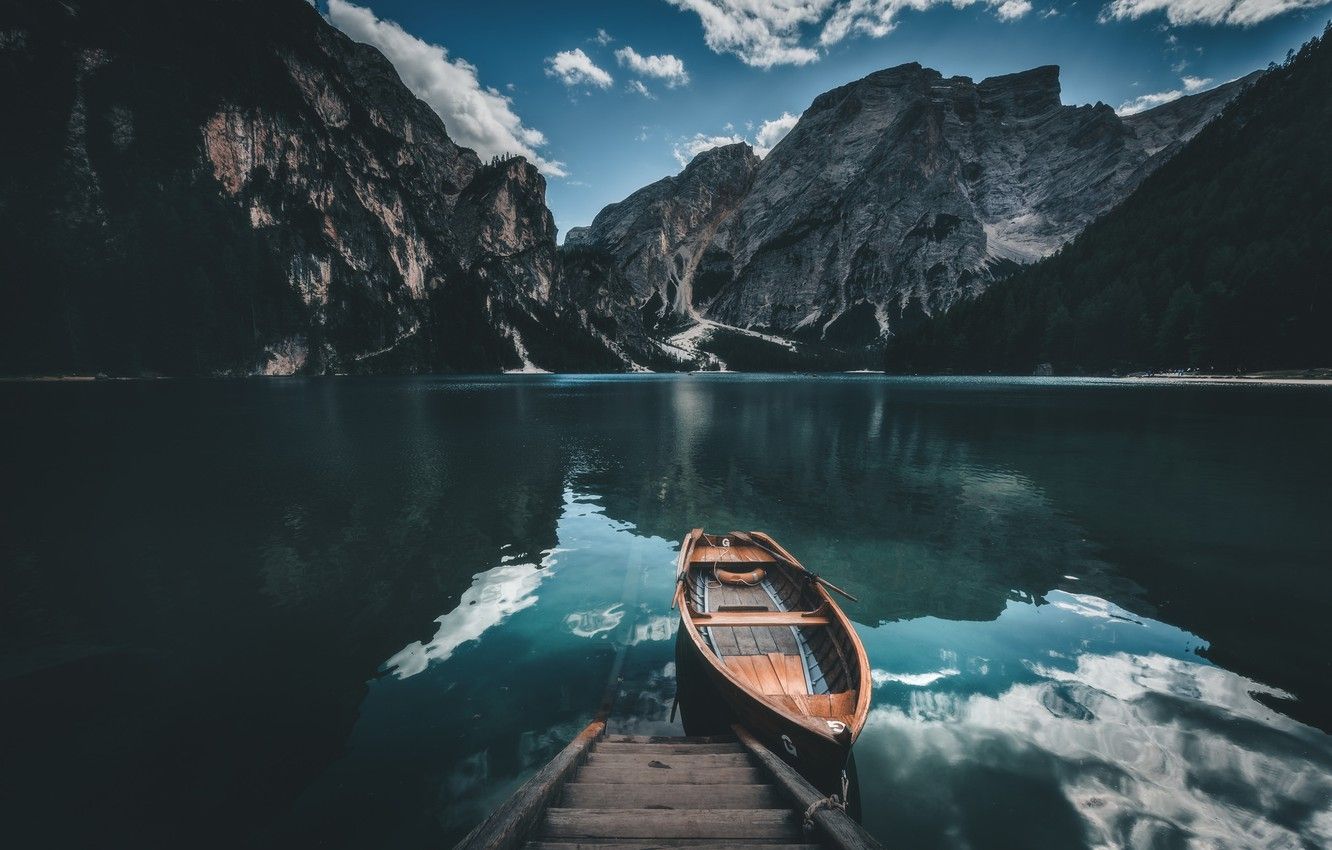 Lake And Boat Wallpapers