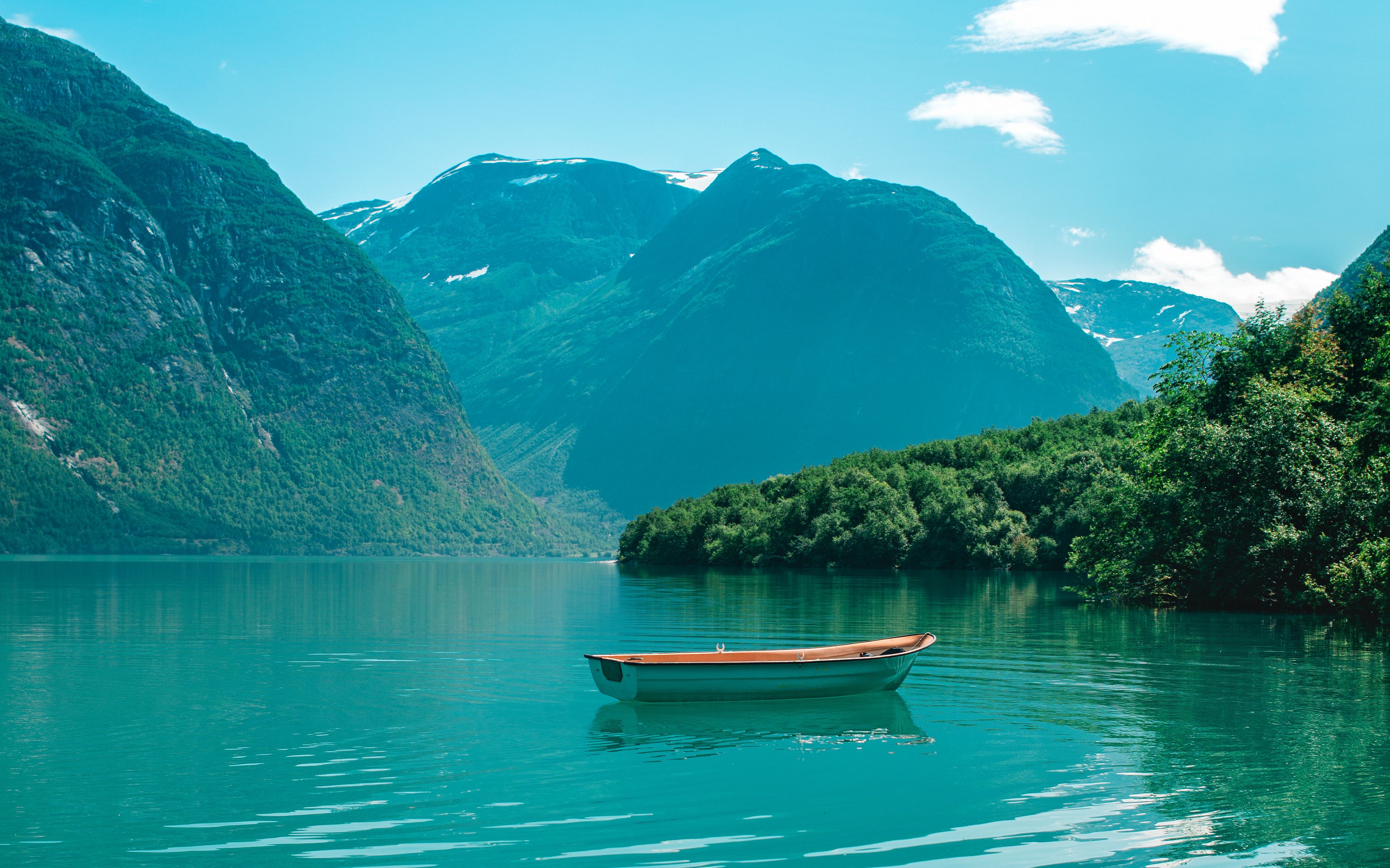 Lake And Boat Wallpapers