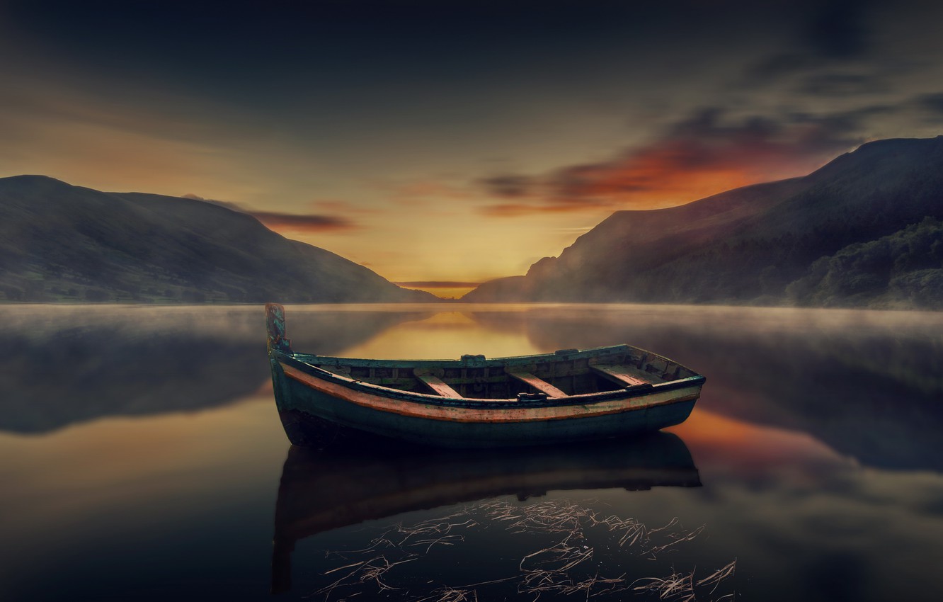 Lake And Boat Wallpapers