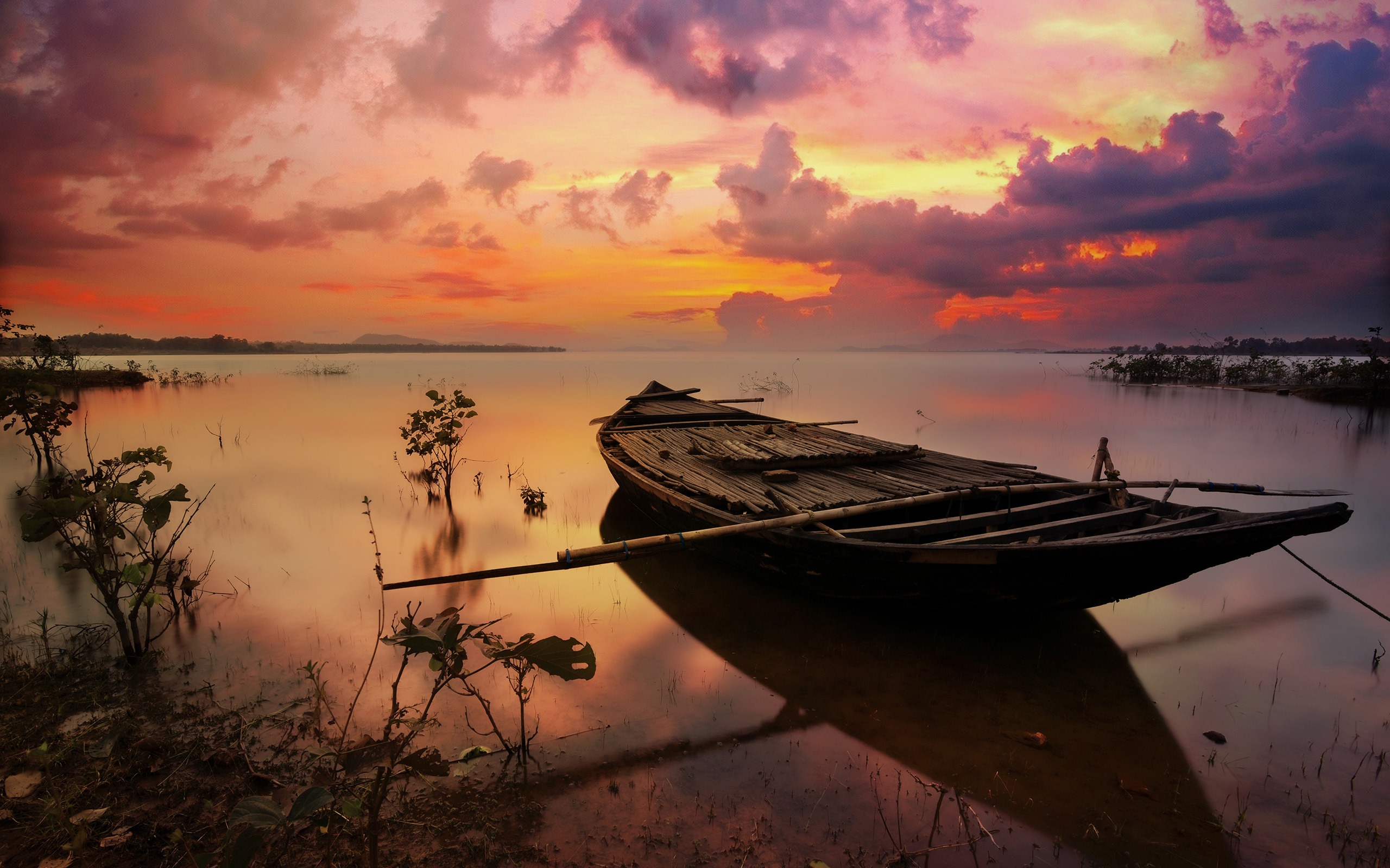 Lake And Boat Wallpapers