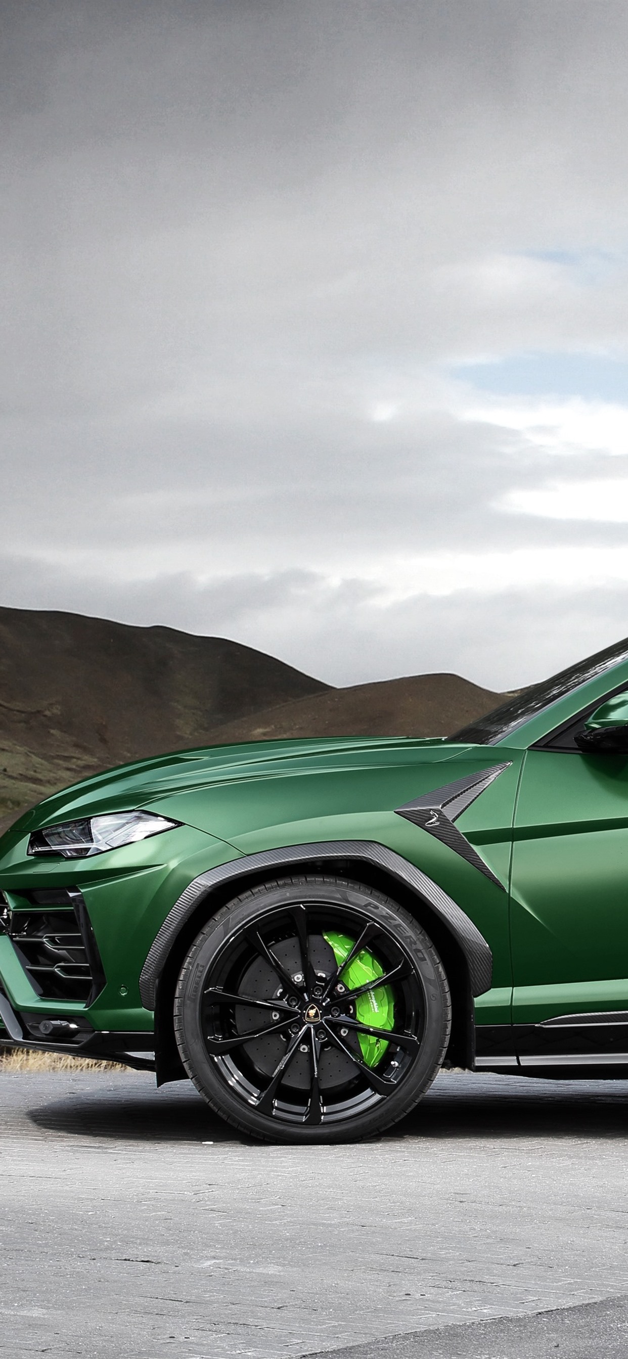 Lamborghini Urus Green Wallpapers