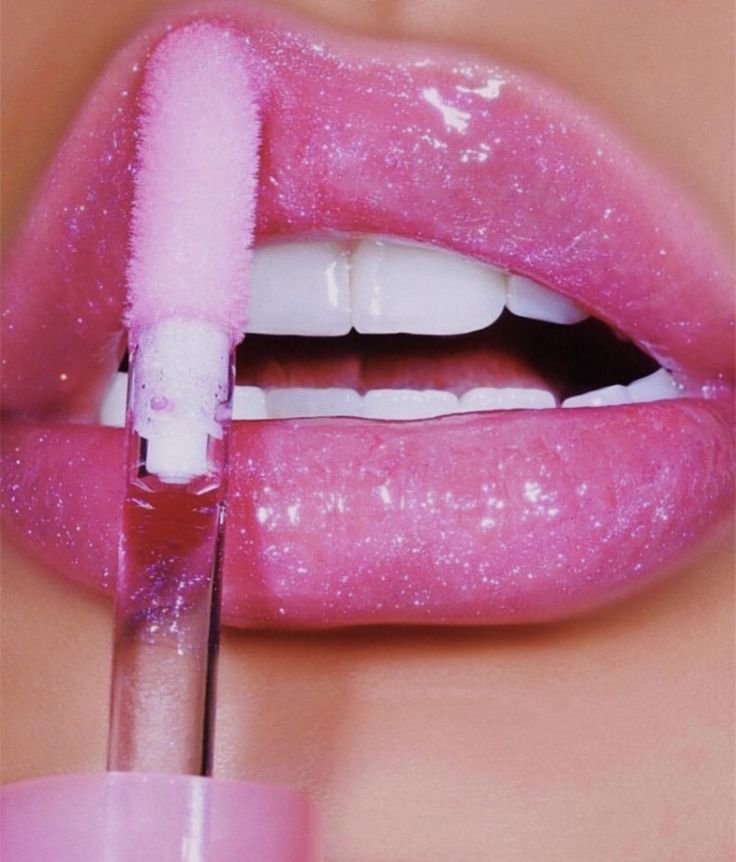 Lip Gloss Aesthetic Wallpapers