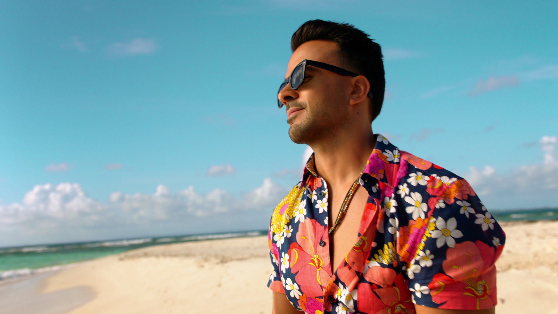 Luis Fonsi Pic Wallpapers