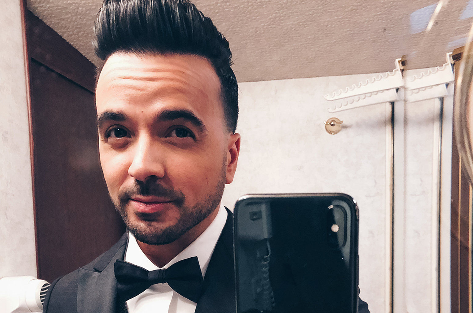 Luis Fonsi Pic Wallpapers