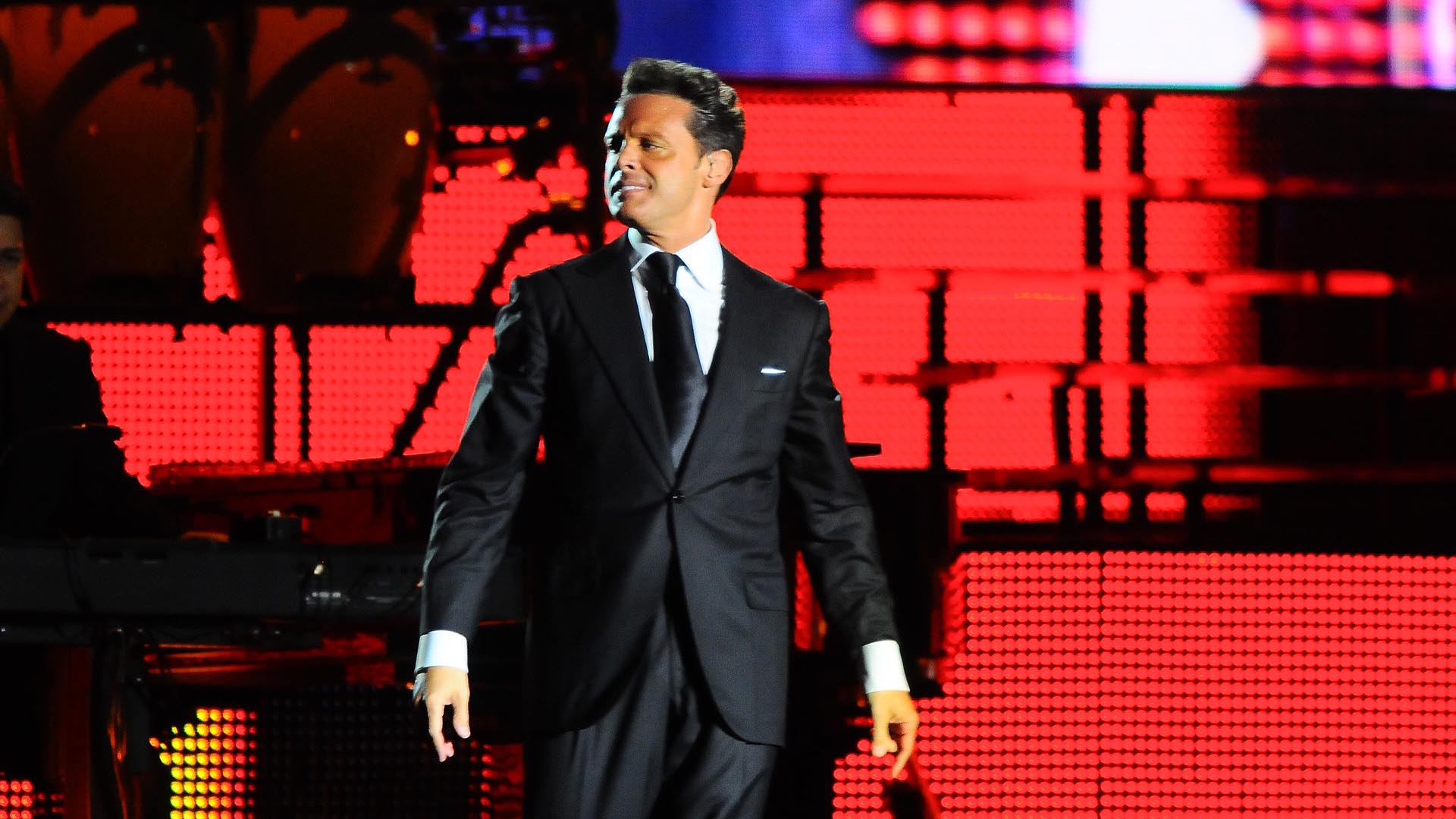 Luis Miguel Wallpapers