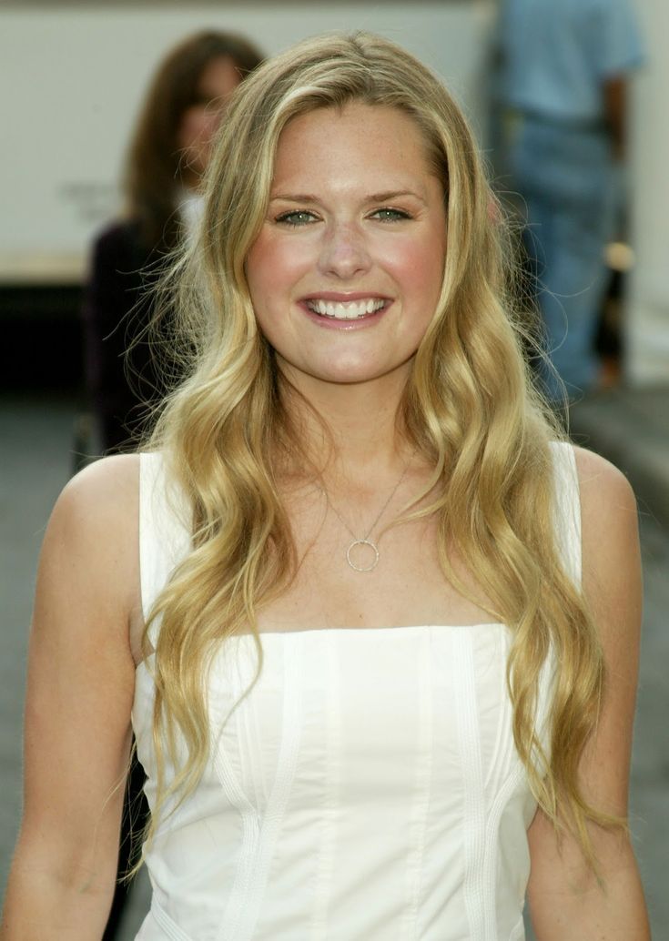 Maggie Lawson Wallpapers