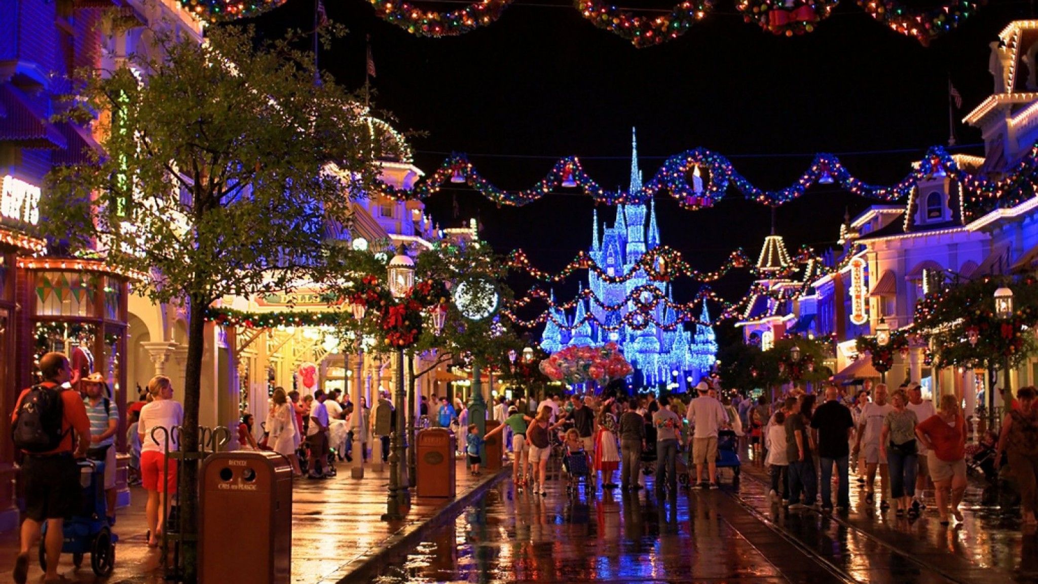 Magic Kingdom Christmas Wallpapers