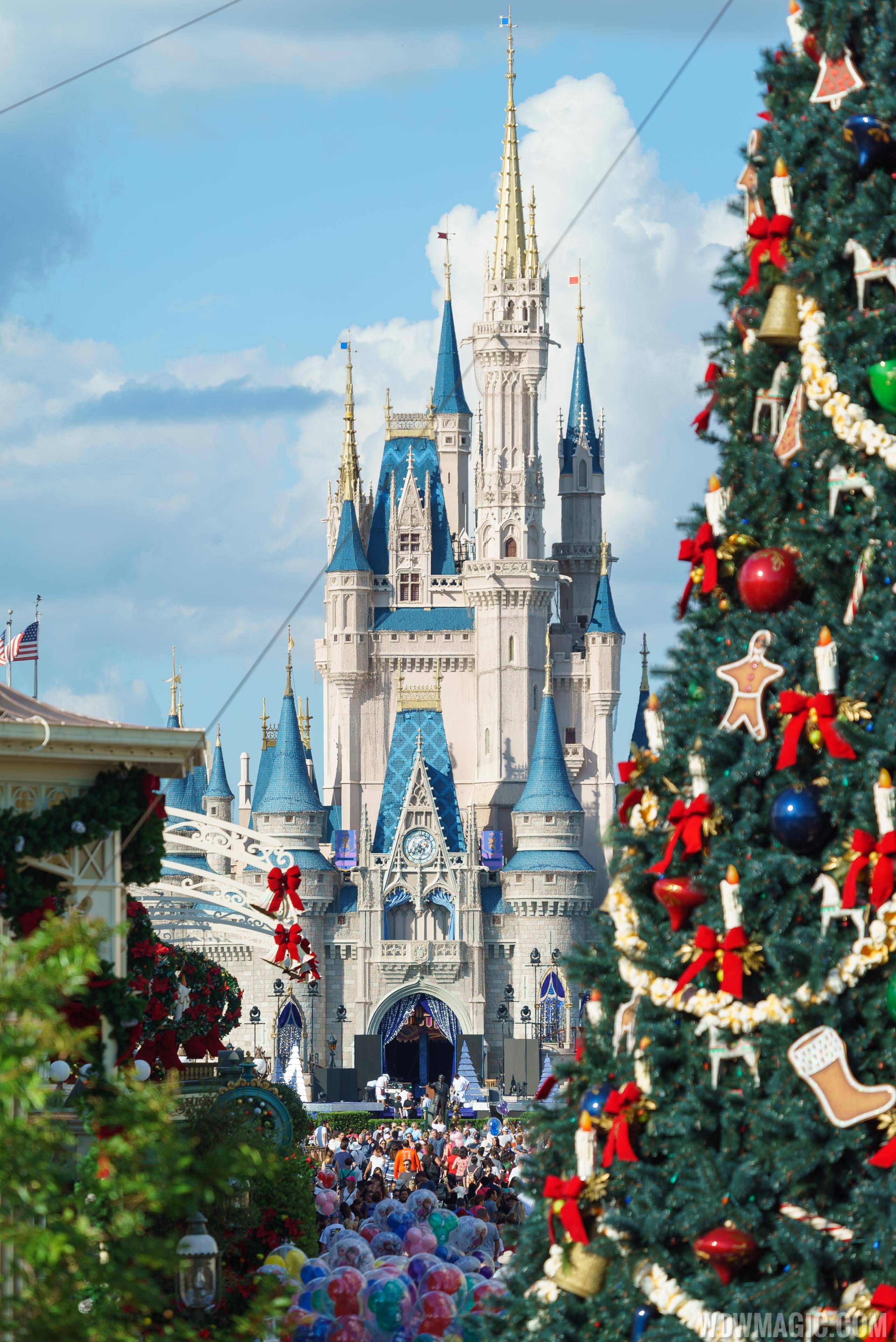 Magic Kingdom Christmas Wallpapers