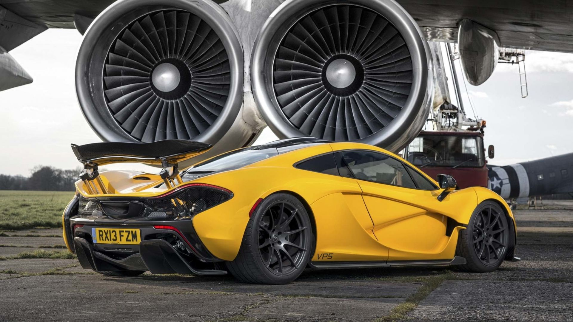 Mclaren P1 1080P Wallpapers