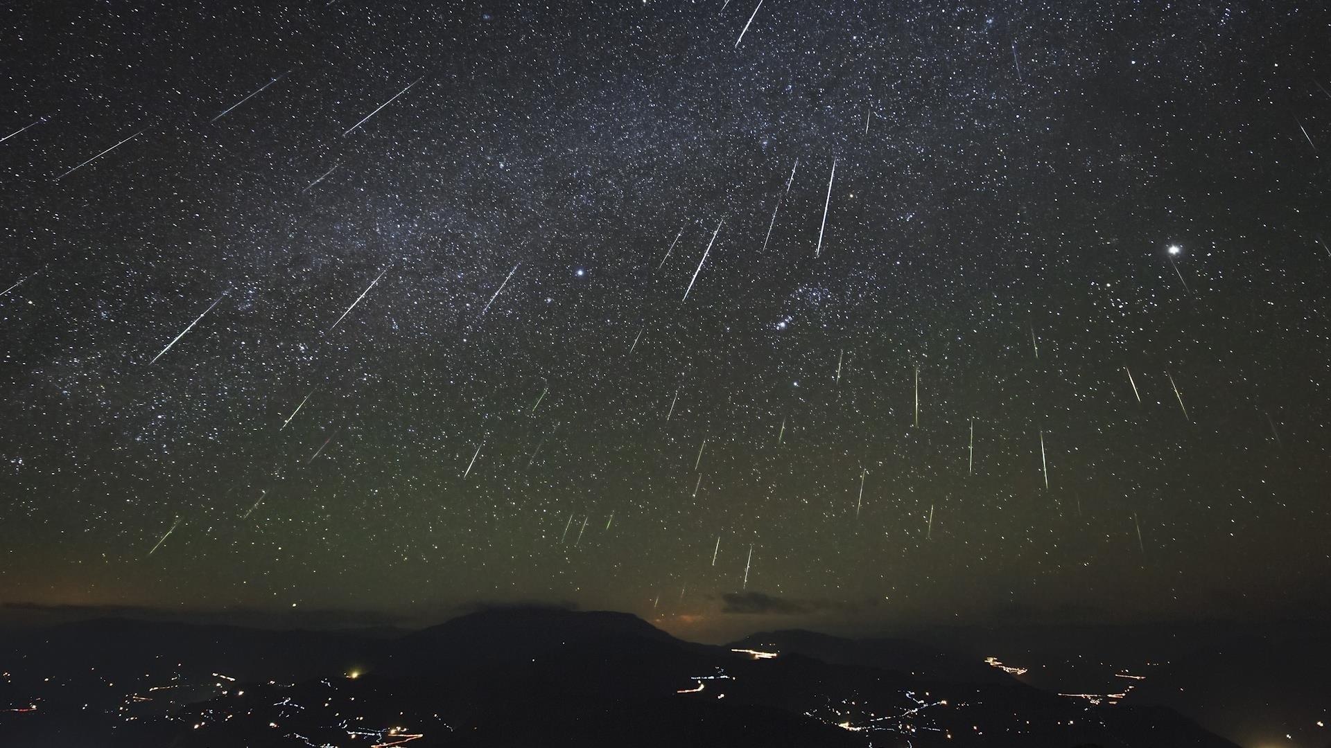 Meteor Shower Live Wallpapers