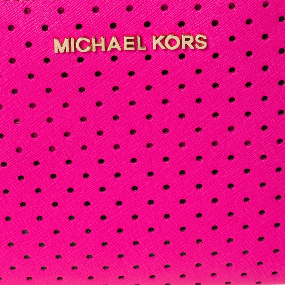 Michael Kors Logo Pink Wallpapers