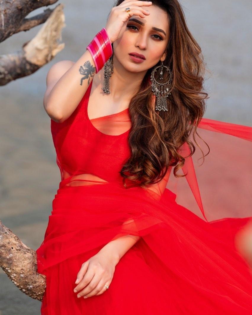 Mimi Chakraborty Hot Wallpapers