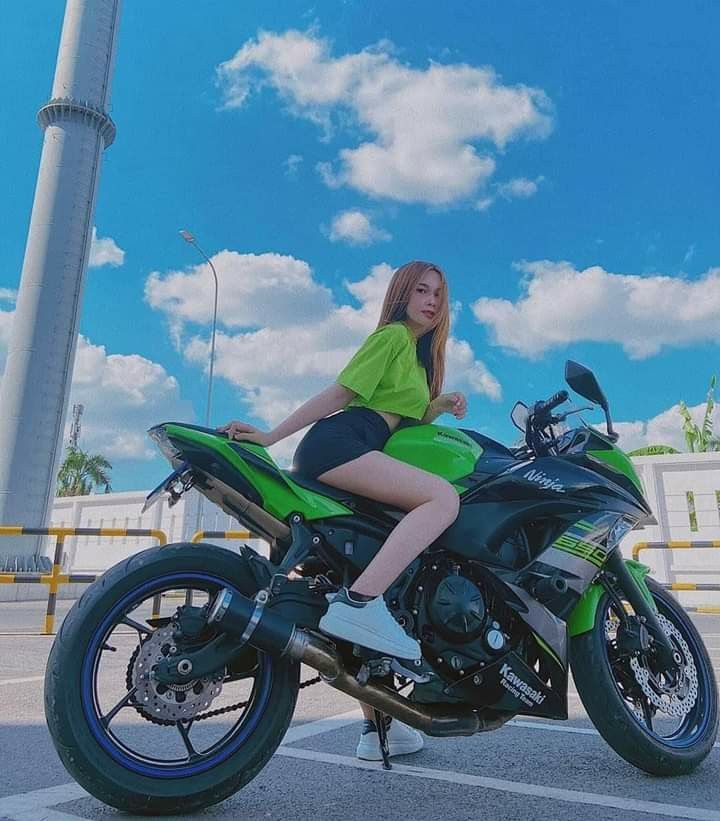 Motorcycle Girl Wallpapers