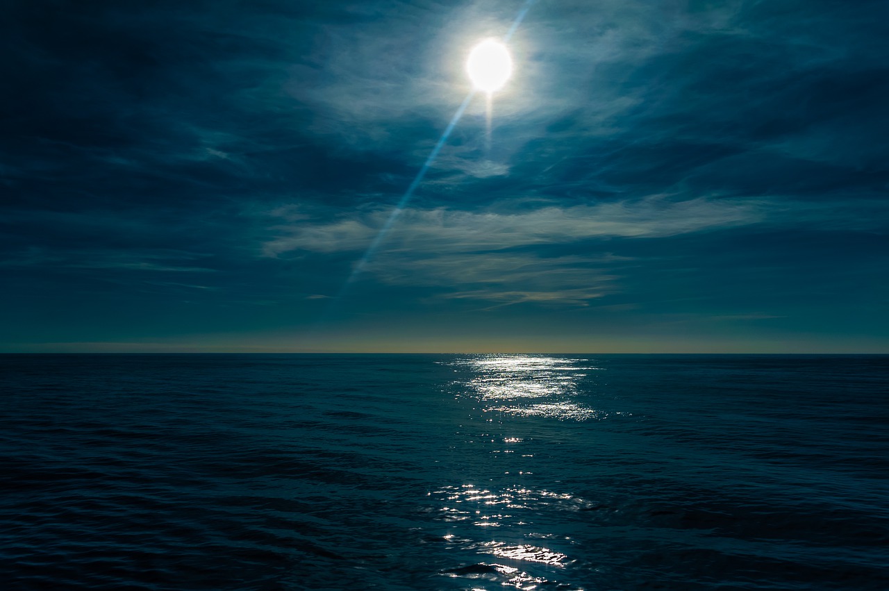 Ocean Moon Wallpapers