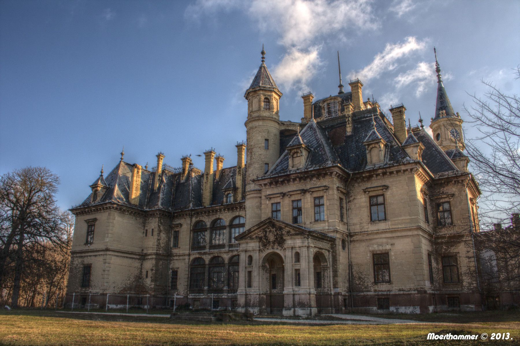 Old Victorian Castle Wallpapers