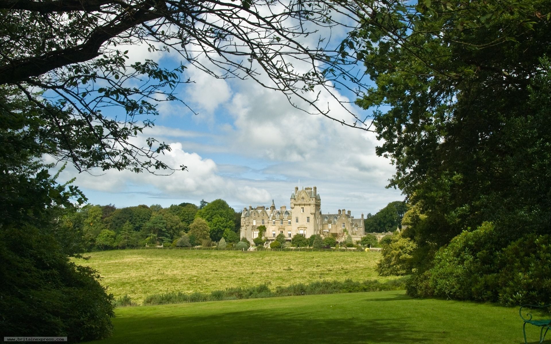 Old Victorian Castle Wallpapers