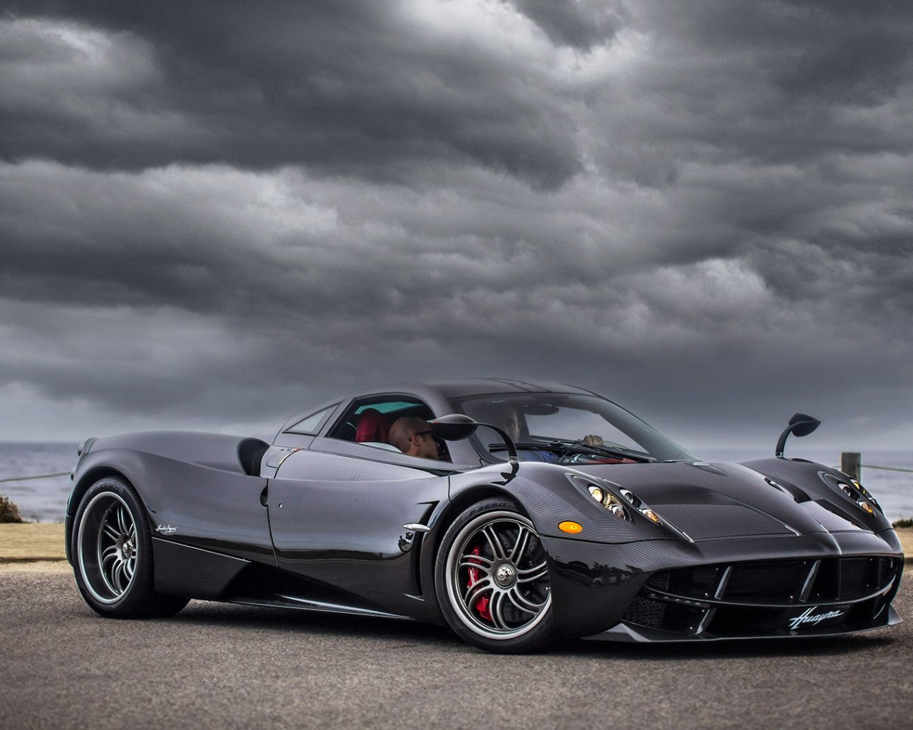 Pagani Huayra Carbon Edition Wallpapers